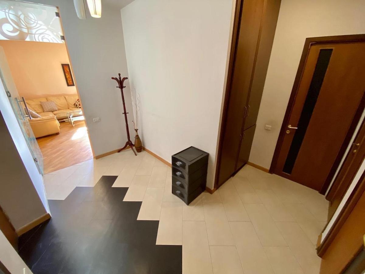 City Center Cute Flat 3 Rooms Yerevan Exterior photo